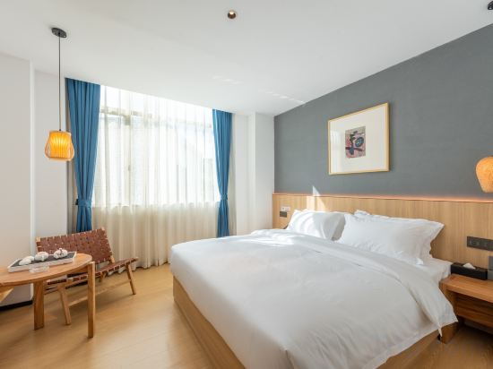 Jinghu Greater Bay Area Renwen Hotel - Tap to explore photos