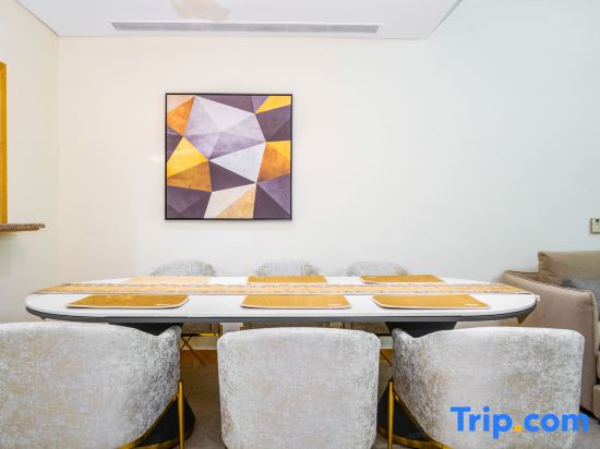 HomesGetaway- 2BR + Guest Room in Shoreline 17 Palm Jumeirah