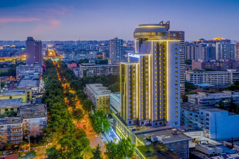 Ease Hotel · Yi  (Xi’an Bell and Drum Tower Xiaozhai Datang Everbright City)