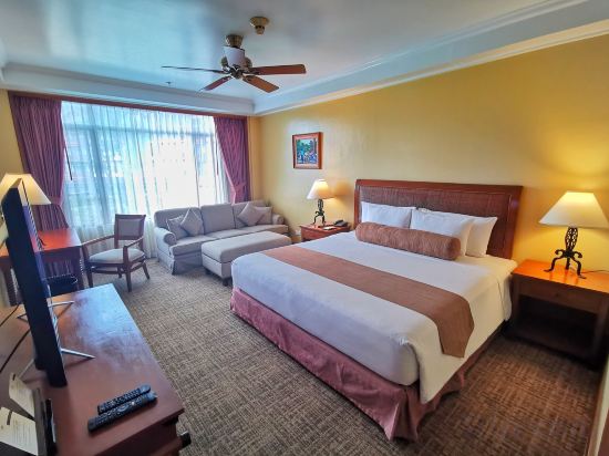 John Hay Hotels Garden Wing (formerly The Manor at Camp John Hay) Room Type - One Bedroom Suite With Pine Forest View