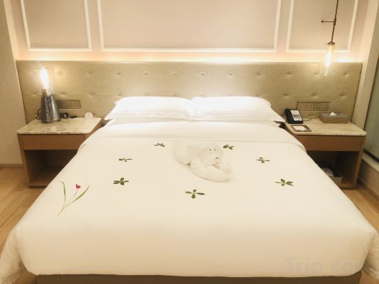 ANQING PARKVIEW INTERNATIONAL HOTEL Room Type - Superior Double Bed Room (King Koil Mattress + Kohler Bathroom + Screen Projection TV)