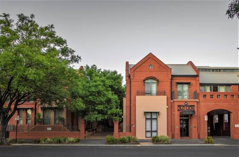 Majestic Old Lion Apartments