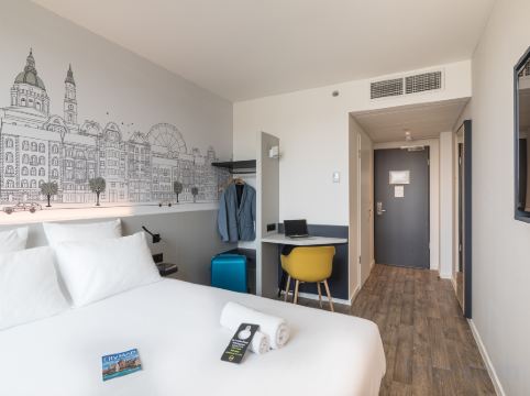 B&B Hotel Budapest City Room Type - Twin Room with View