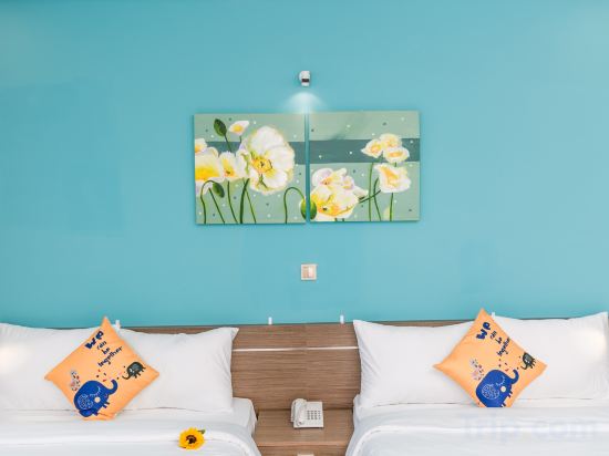 A Danang Beach Hotel - Tap to explore photos