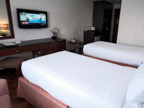 Fersal Hotel Neptune Makati Room Type - Deluxe Double or Twin Room