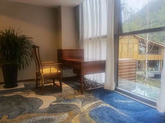 Others 5, Guibinlou Hotel, Ngawa Tibetan and Qiang