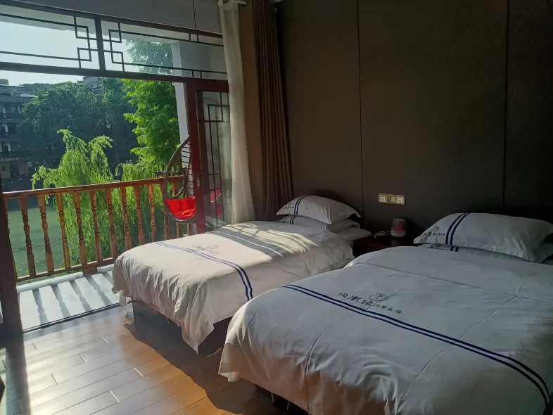 Fengyuan Yuanjiangjing Hotel