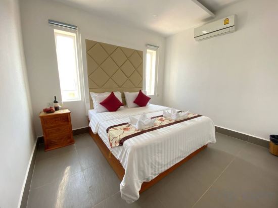 Phat Power Hotel Room Type - Deluxe Double Room