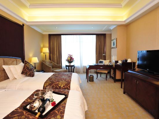 Royal Marina Plaza Room Type - Superior 2-bed Room