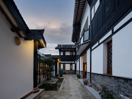 Others 3, Emei Mountain and Courtyard. Jingzhu Shiguang Hot Spring Hotel, Leshan