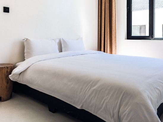River Rock Holiday Villa