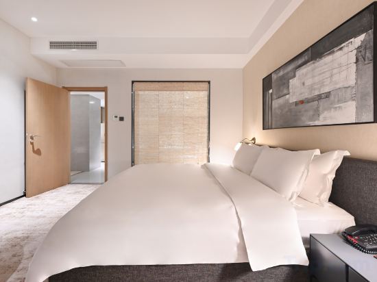 GOOHUG BEIJING Room Type - 180°Panoramic Executive Suites