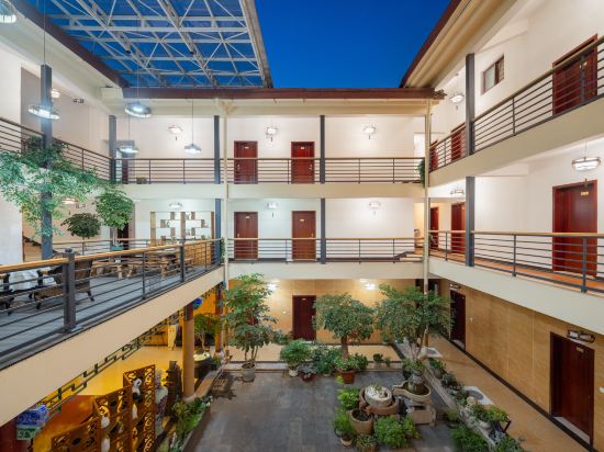 Others 3, Jingxu Hotel, Chuxiong Yi