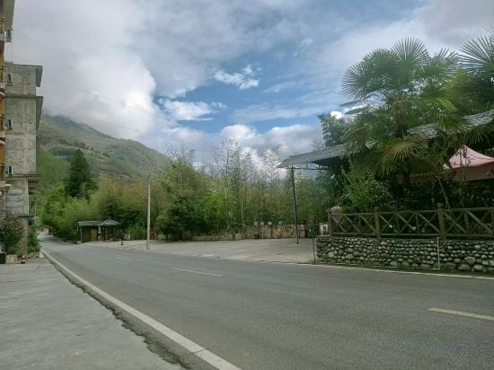 Others 3, Shanshuping Hotel, Garzê Tibetan