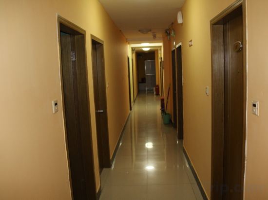 Others 5, Jurong Middle Street Hotel, Zhenjiang