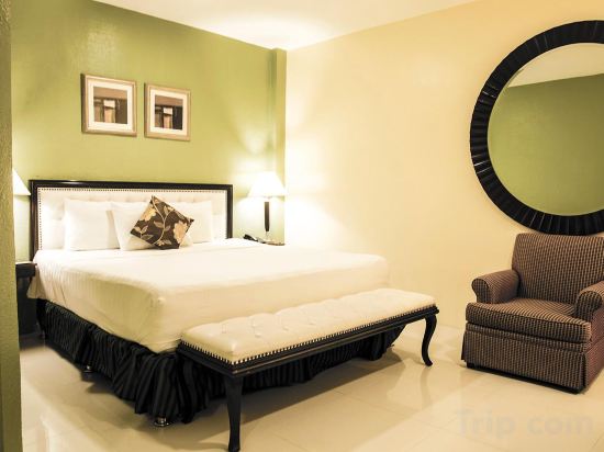 Dreamwave Hotel Ilagan - Tap to explore photos