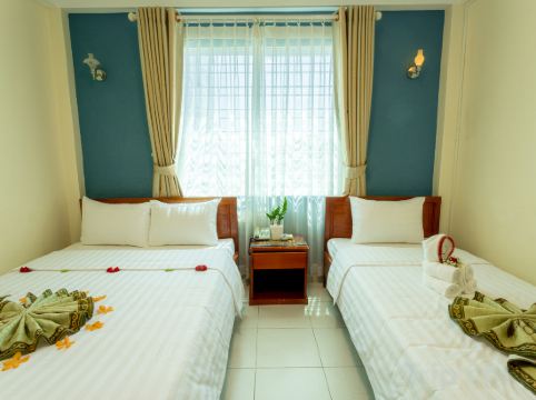 Amigo Hotel Room Type - Superior Triple Room Amigo Hotel Room Type - Superior Triple Room