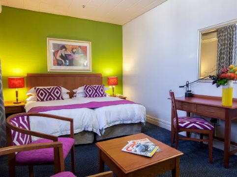 Cape Town Lodge Hotel - Tap to explore photos
