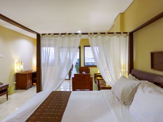 The Jayakarta Suite Komodo Flores - Tap to explore photos
