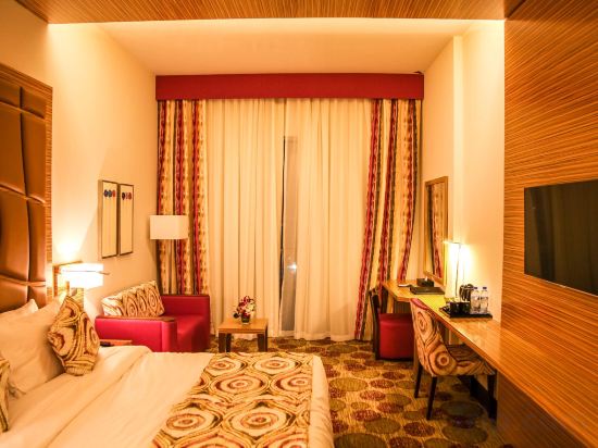 Best Western Plus Pearl Creek - Tap to explore photos
