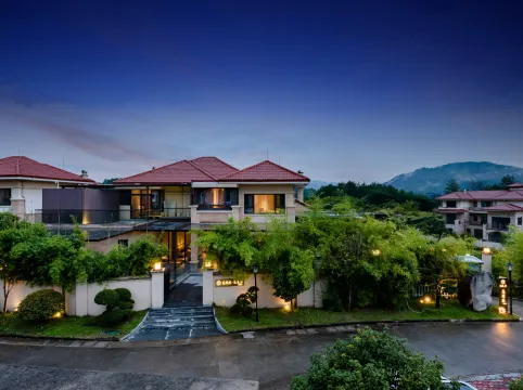 Floral Lux Hotel·Heyuan Hotel