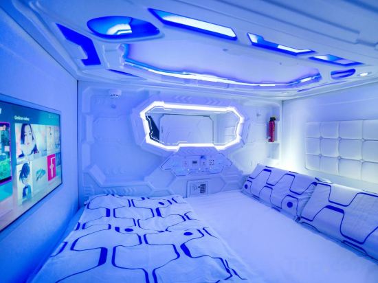 Riccarton Capsule Hotel - Tap to explore photos