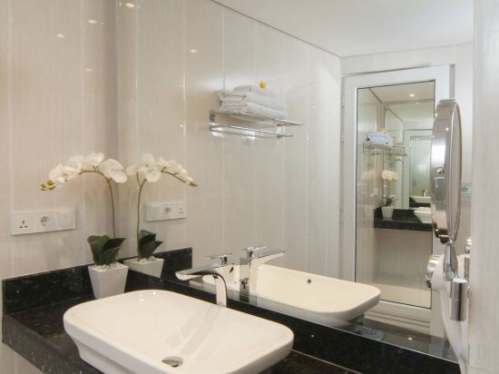 Sulis Beach Hotel And Spa Room Type - Deluxe King Room - Room Only