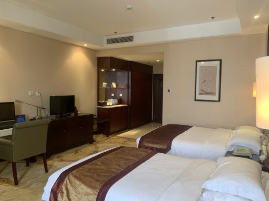 Zhongjia Palace Hot Spring Hotel - Tap to explore photos