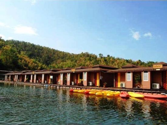 Raya Buri Resort - Tap to explore photos