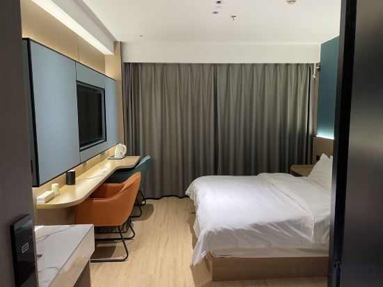 Dongxiangting Hotel (New China International Exhibition Center Capital Airport Branch Beijing) Room Type - Business Queen Room