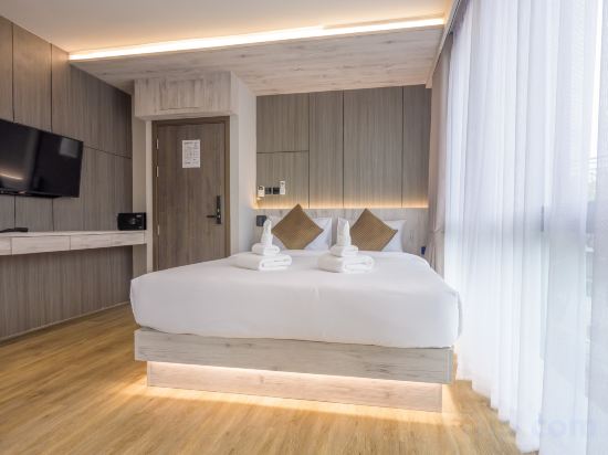 Le Bis Hotel Room Type - Deluxe Queen Bed Room
