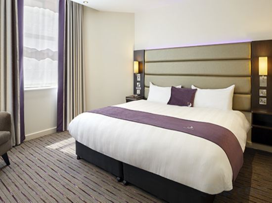 Premier Inn Stoke-On-Trent (Hanley) - Tap to explore photos