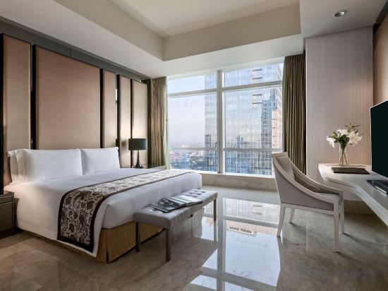 The Residences at The Ritz-Carlton Jakarta, Pacific Place - Tap to explore photos