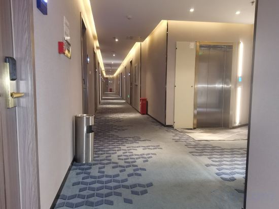 Others 4, 7 Days Premium Hotel (Shiyan Railway Station), Shiyan