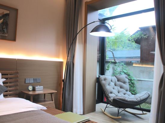 Dongma Mountain Family Mulan Shu B&B (Beijing Mentougou Branch) Room Type - Deluxe Suite with Deep Sleep Mattress + Daydreaming Sofa Dongma Mountain Family Mulan Shu B&B (Beijing Mentougou Branch) Room Type - Deluxe Suite with Deep Sleep Mattress + Daydreaming Sofa