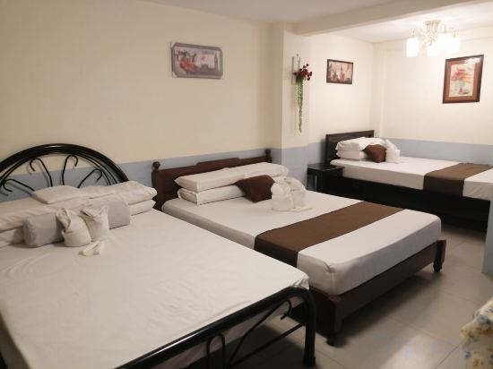 RedDoorz @ Bansud Oriental Mindoro Room Type - Family Room