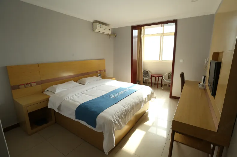 Huayi Hotel (Beijing Tongzhou District Ciqu North Subway Station)