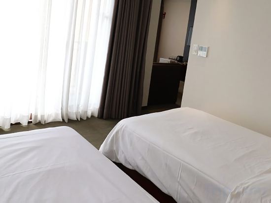 Hotel The Base Room Type - Junior Suite