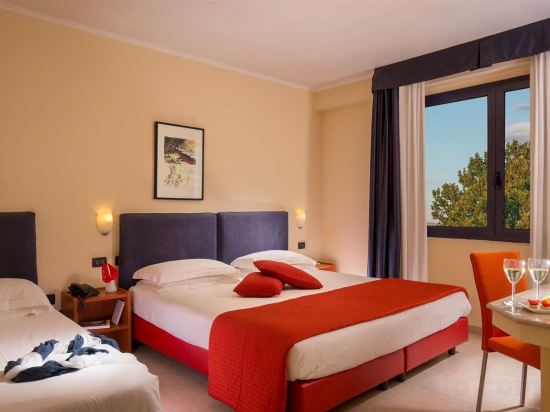 Best Western Blu Hotel Roma Room Type - Triple Room