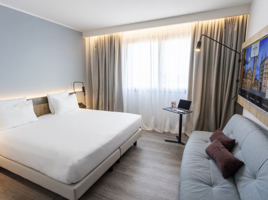 Novotel Parma Centro Room Type - Double Room with Superior Sofa Novotel Parma Centro Room Type - Double Room with Superior Sofa