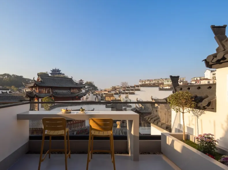 Floral Hotel · Chuxian Hotel