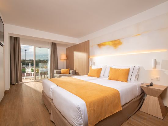 L'Azure Hotel Room Type - Superior Room