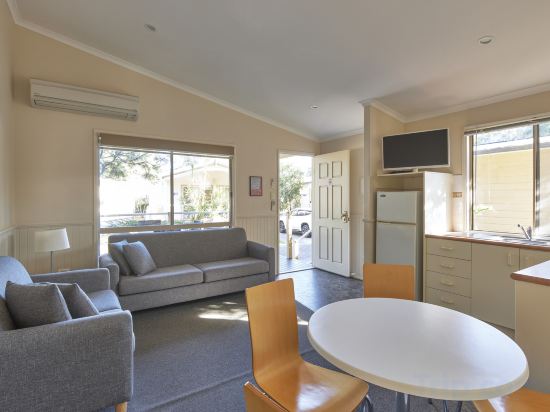 Big4 Sydney Lakeside Holiday Park - Tap to explore photos