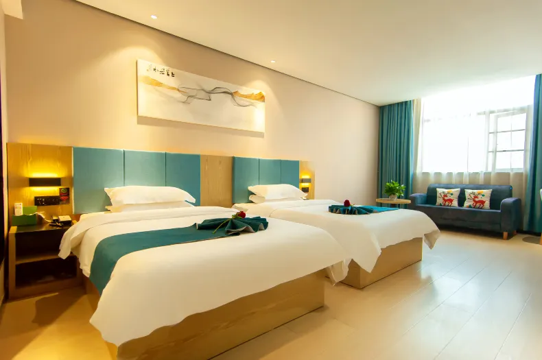 SET Collection Hotel (Macheng North Station Business Logistics City)