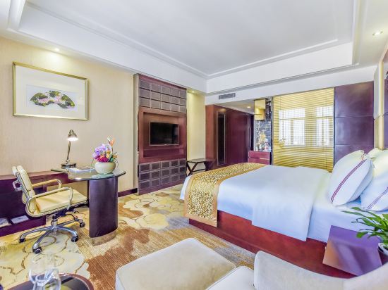Boya Holiday Hotel Room Type - Deluxe Queen Room