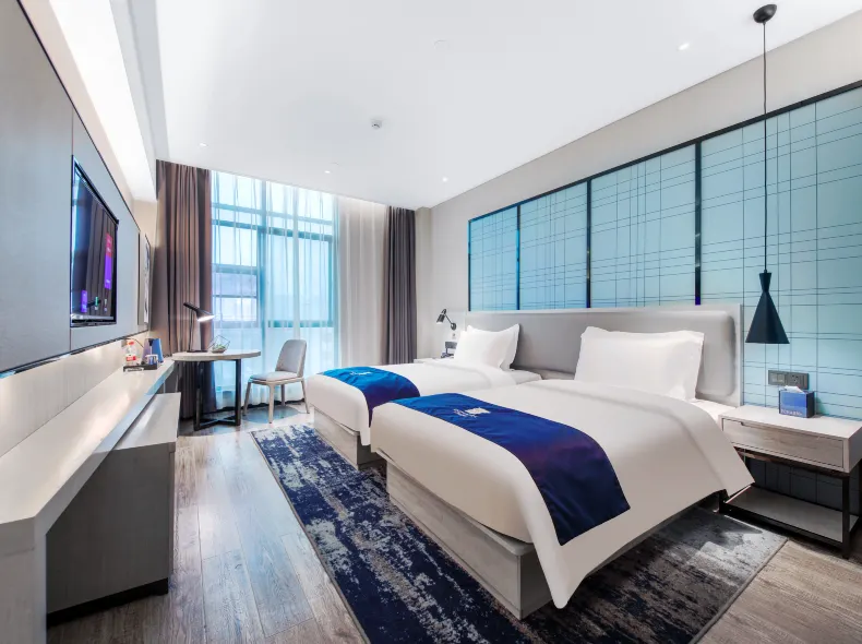 Echarm Hotel (Wuhan Impression City Heping Park Subway Station)