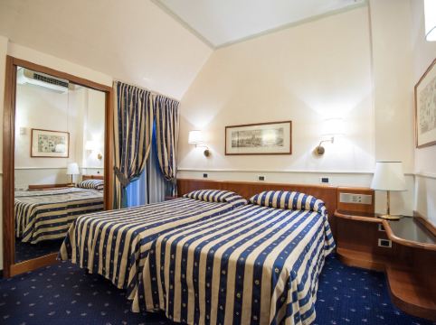 Hotel Flora Room Type - Twin Room
