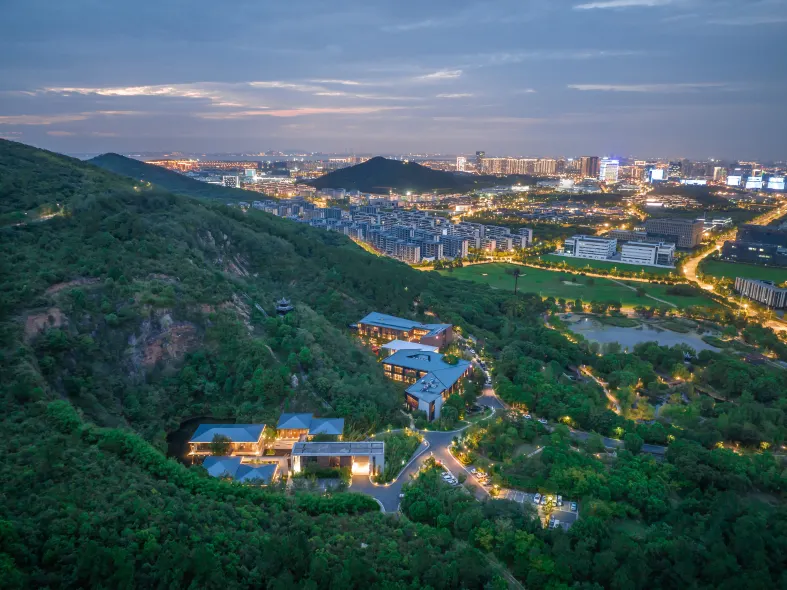 Suzhou Tonino Lamborghini Rosso Hotel