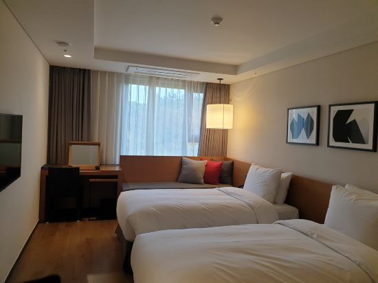 Ramada by Wyndham Gunsan - Tap to explore photos