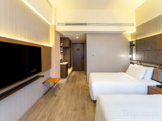 Maple View Hotel